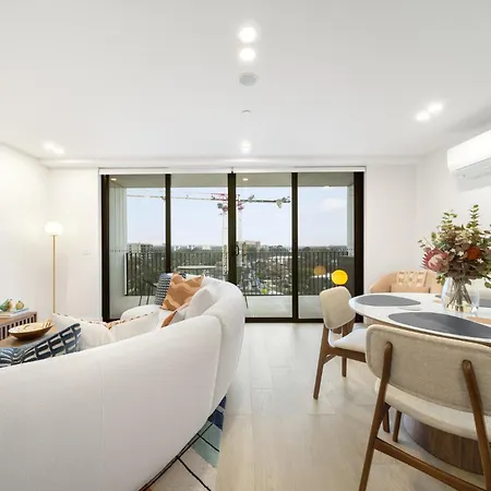 Sleek Inner-City 2-Bed With Swimming Pool & Bbq Canberra Exterior photo